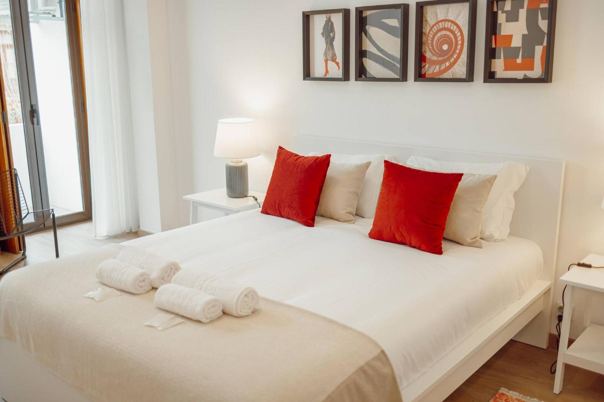 Modern Bonfim By Hosty Apartment Porto Luaran gambar