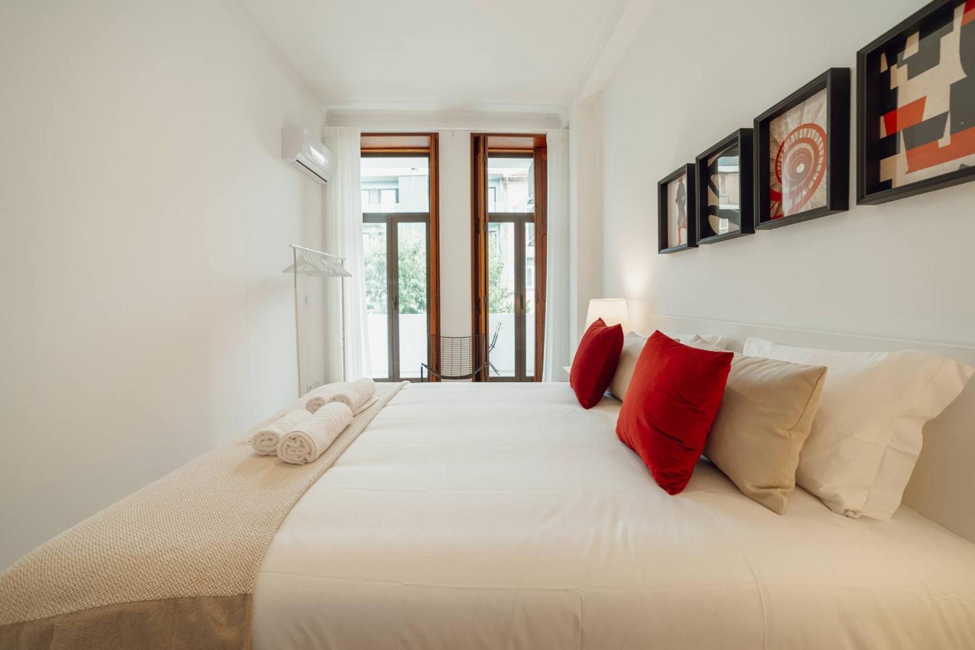 Modern Bonfim By Hosty Apartment Porto Luaran gambar