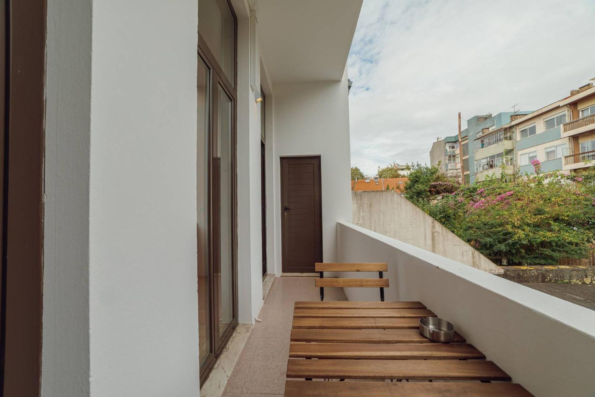 Modern Bonfim By Hosty Apartment Porto Luaran gambar