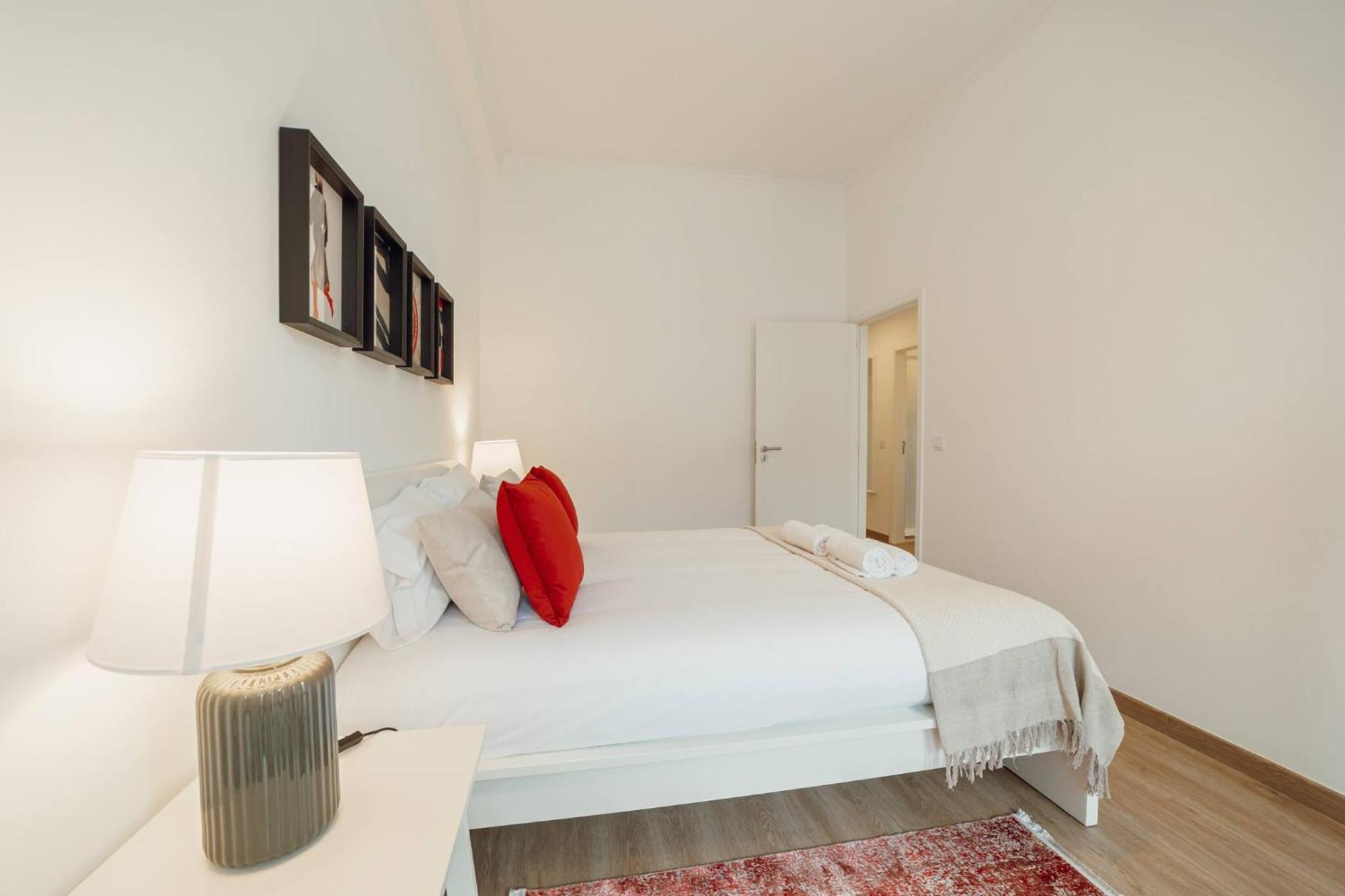 Modern Bonfim By Hosty Apartment Porto Luaran gambar