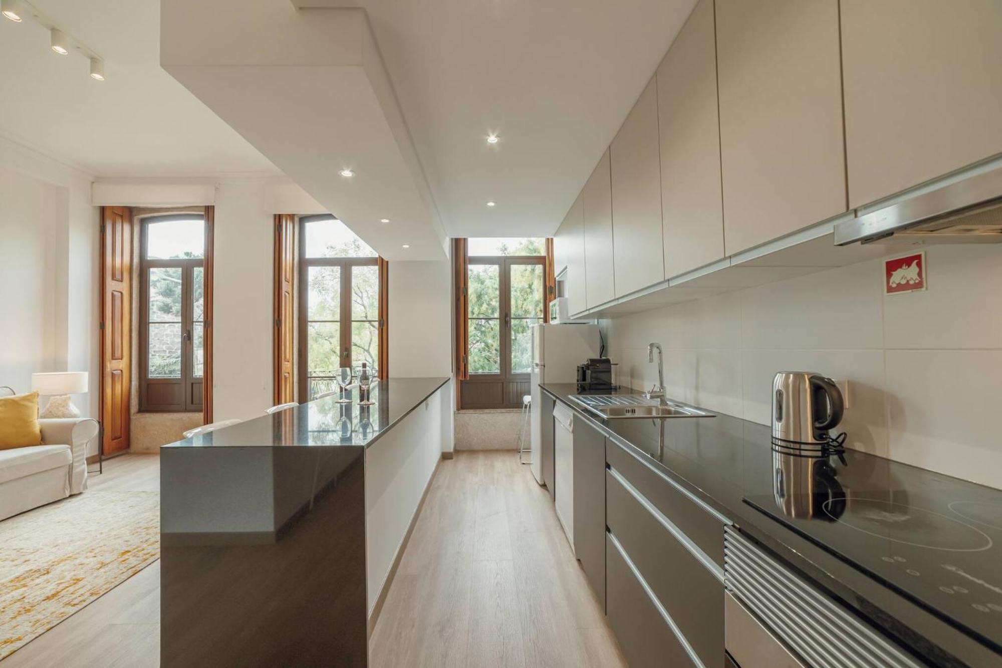 Modern Bonfim By Hosty Apartment Porto Luaran gambar